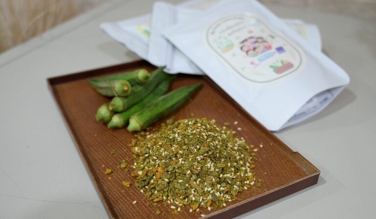 นศ.คหกรรมศาสตร์ คิดสูตรแปรรูปกระเจี๊ยบเขียวผงโรยข้าว